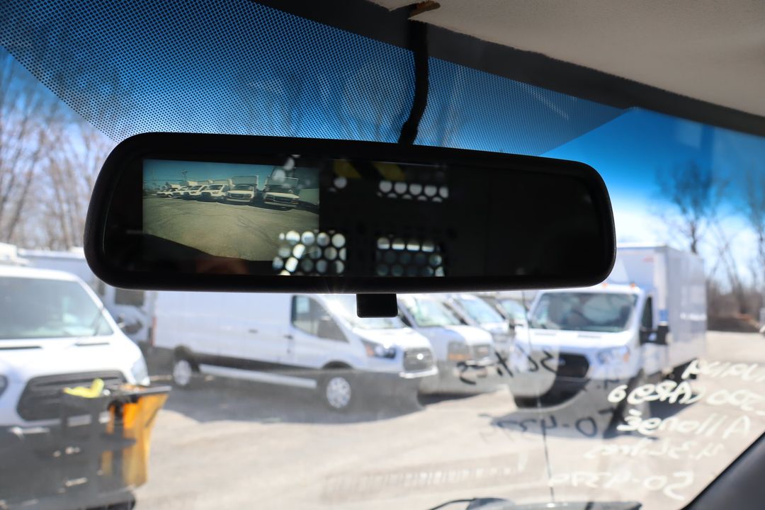 GMC Savana Cargo 2019 - Image 14