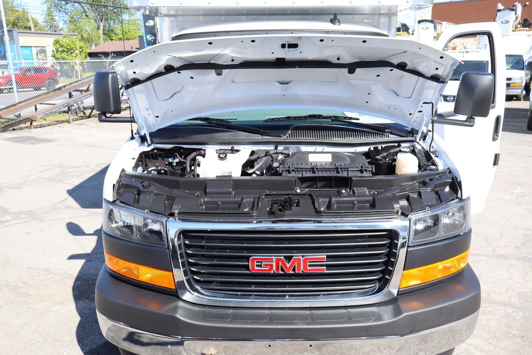 GMC Savana 2026 - Image 15