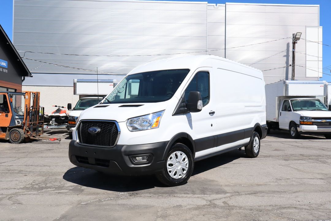 Ford Transit Cargo Van 2022 - Image 2