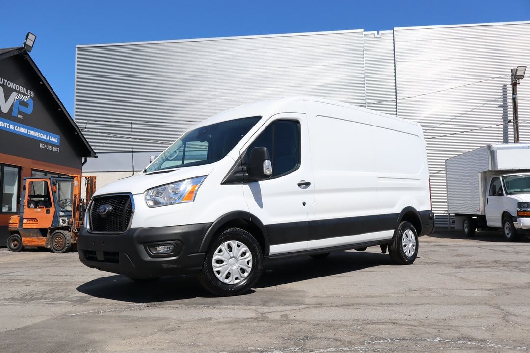 Ford Transit Cargo Van 2022 - Image 11