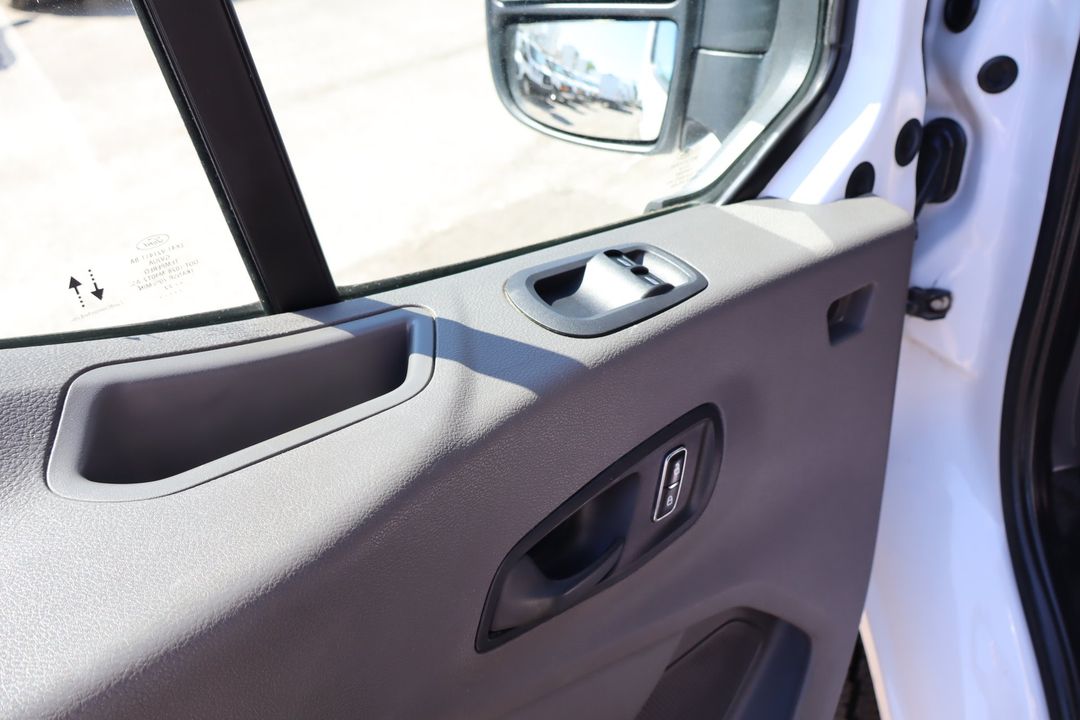Ford Transit Cargo Van 2022 - Image 15