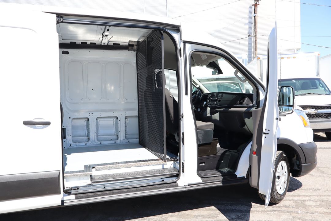 Ford Transit Cargo Van 2022 - Image 6