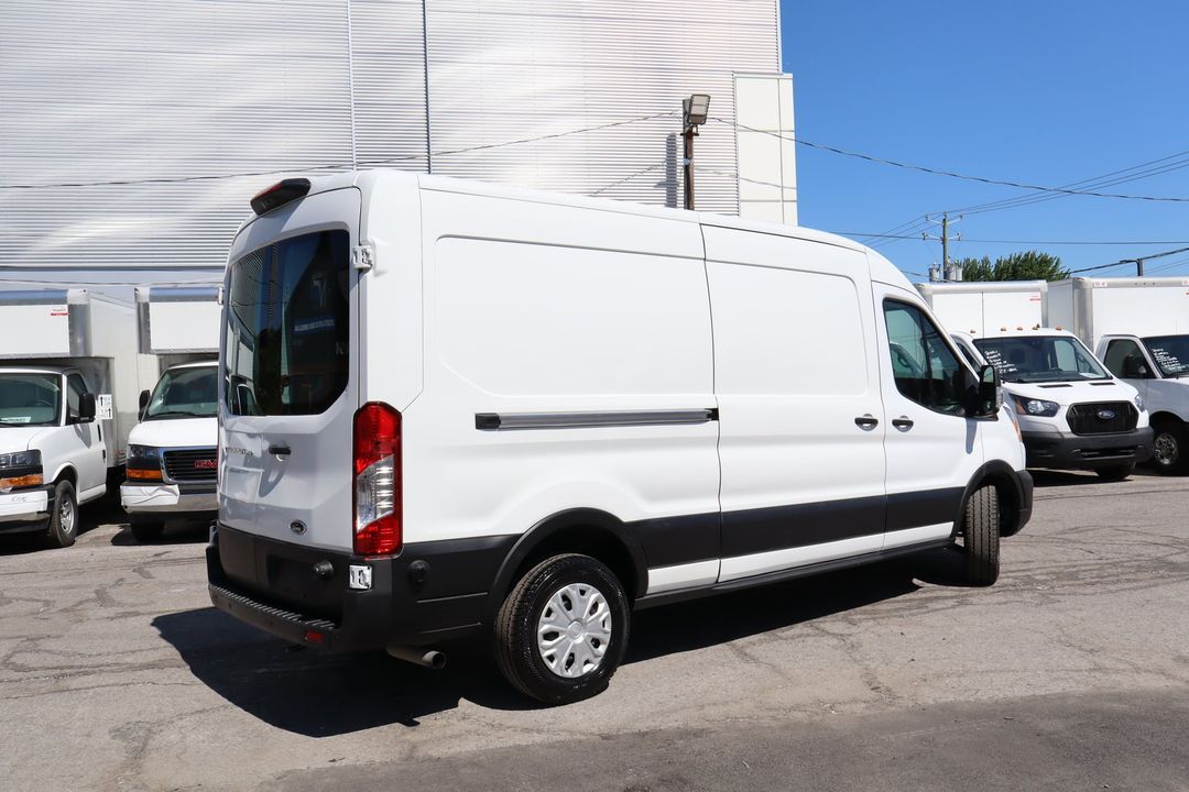 Ford Transit Cargo Van 2022 - Image 8