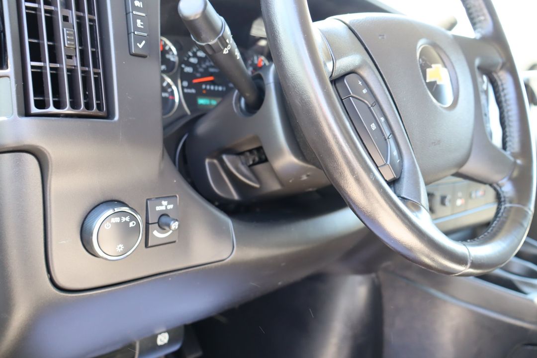 Chevrolet Express 2021 - Image 12