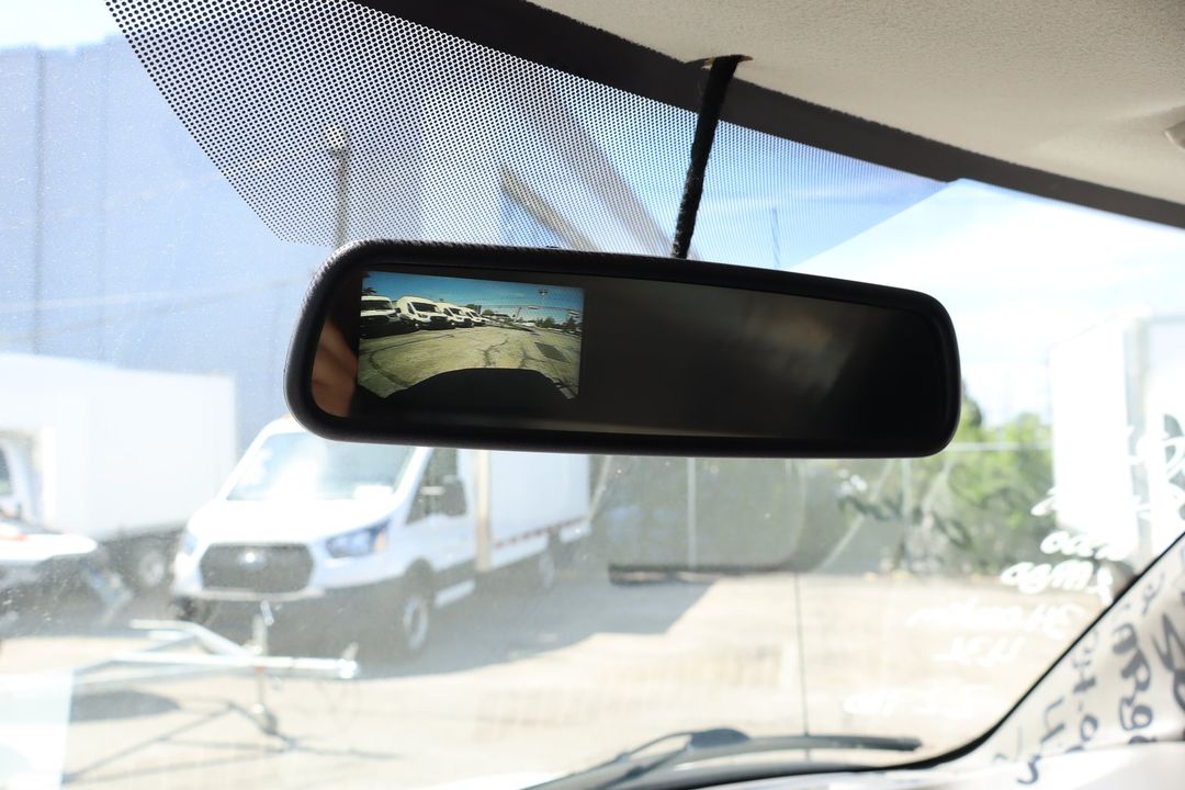 Chevrolet Express 2021 - Image 13