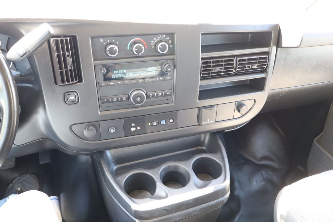 Chevrolet Express 2021 - Image 14