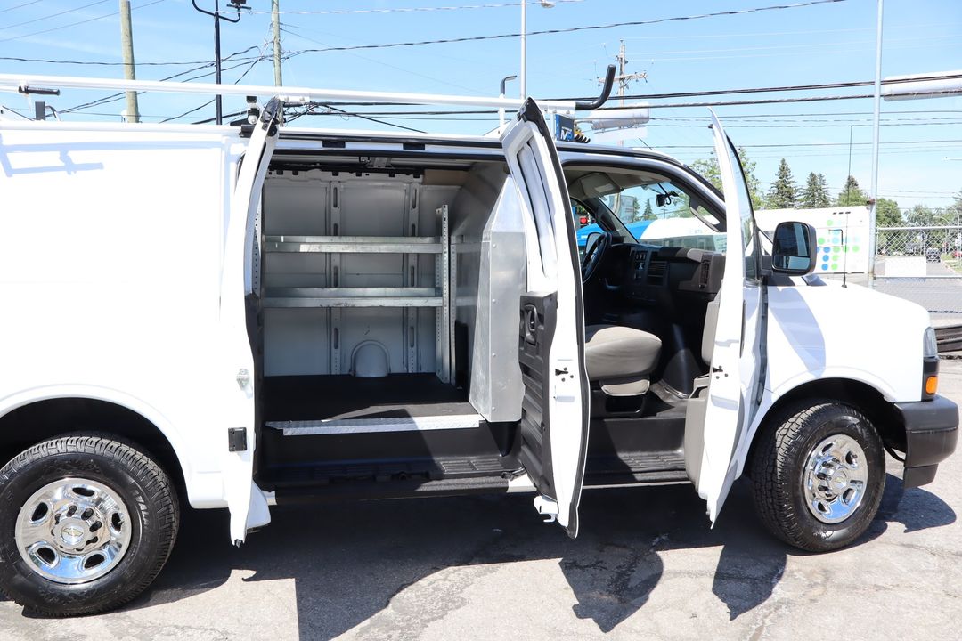 Chevrolet Express 2021 - Image 22