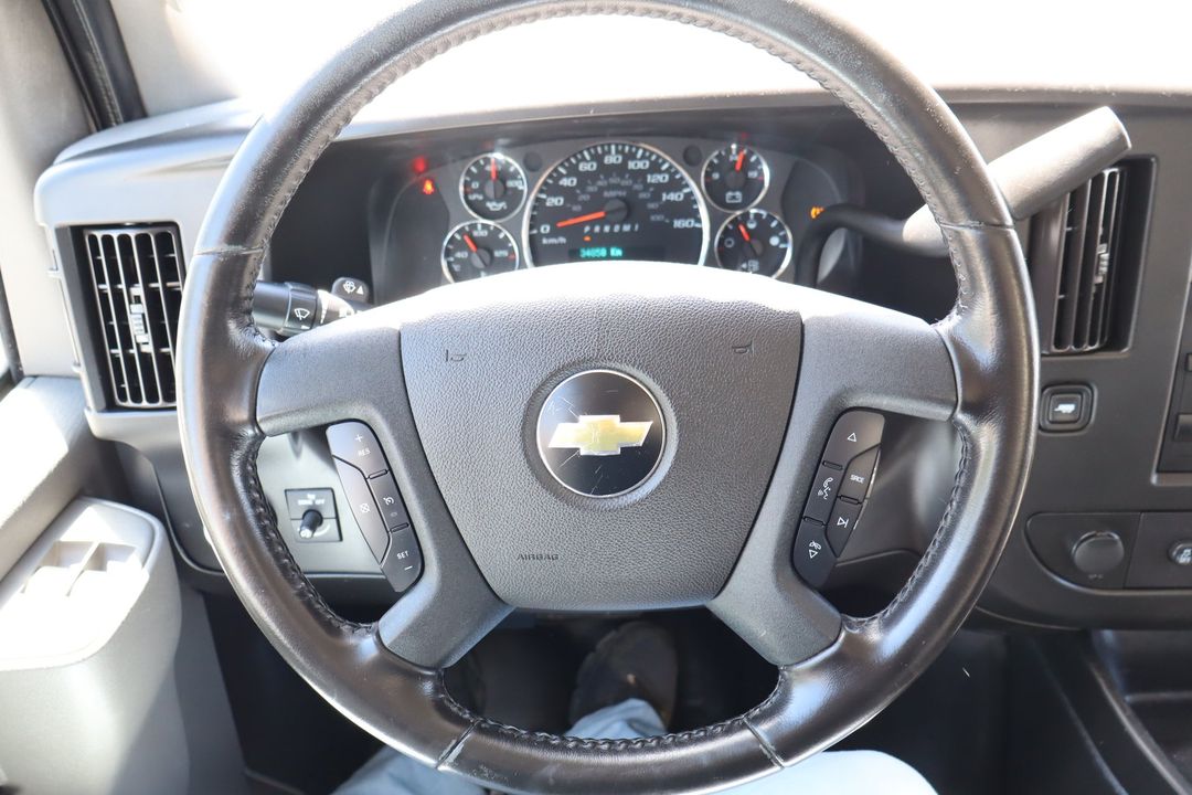Chevrolet Express 2021 - Image 15