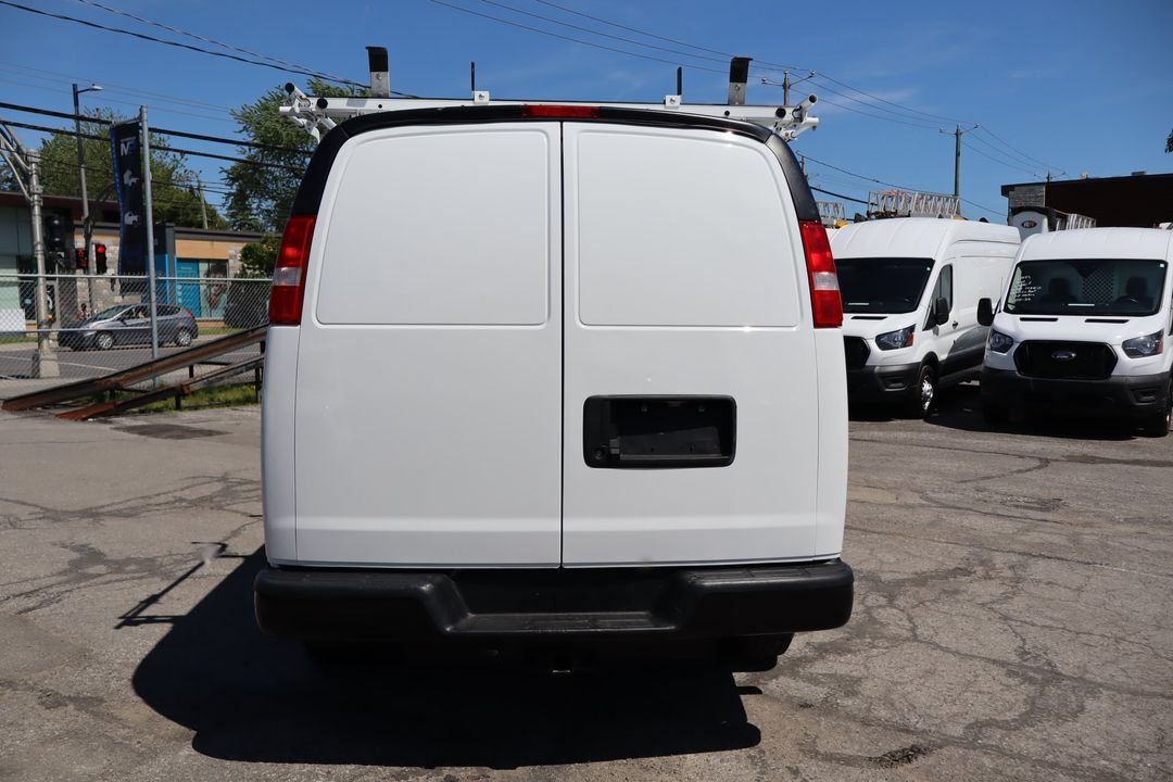 Chevrolet Express 2021 - Image 24