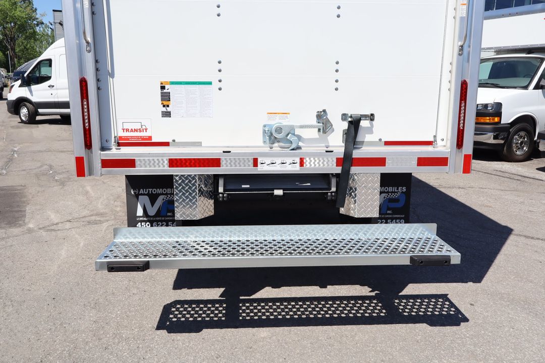 GMC Savana Cargo 2026 - Image 22