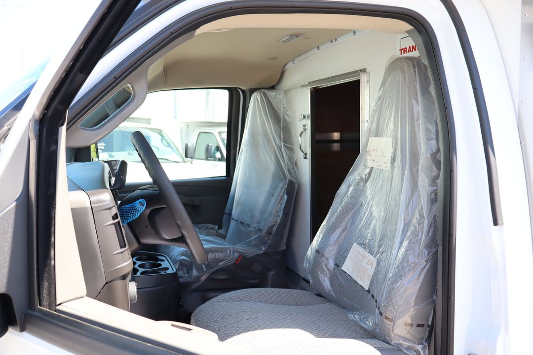 GMC Savana Cargo 2026 - Image 18