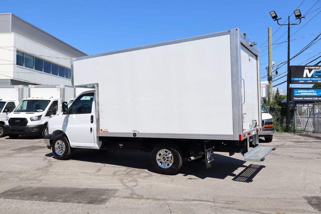 GMC Savana Cargo 2026 - Image 8
