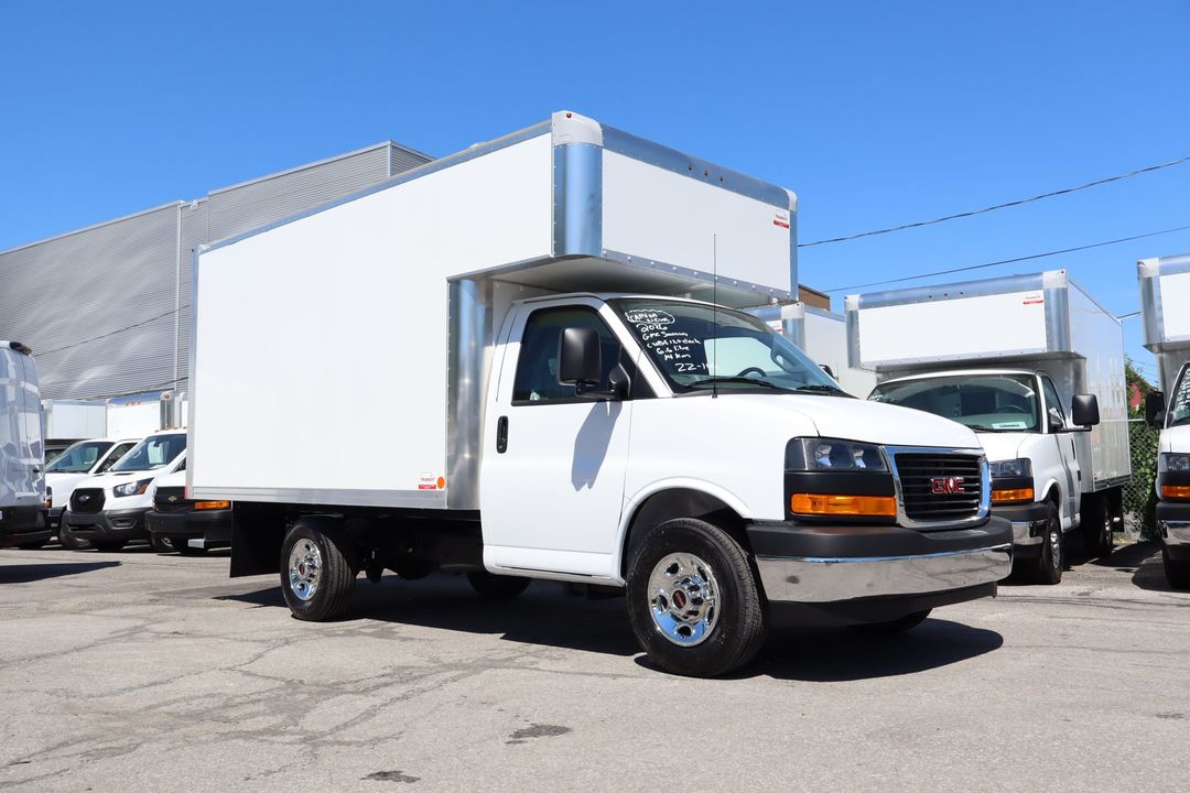 GMC Savana Cargo 2026 - Image 2