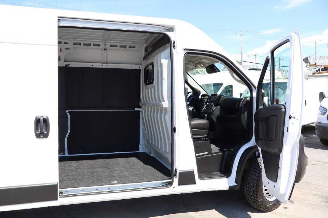 Ram ProMaster Cargo Van 2025 - Image 11