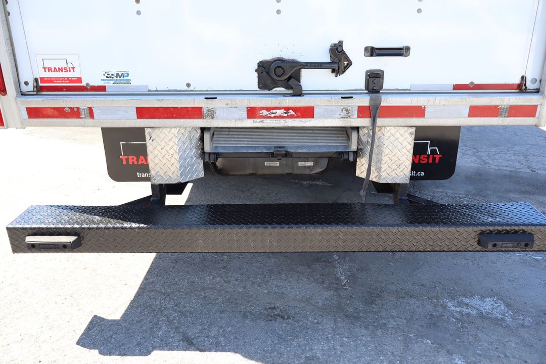 Ford E-Series Econoline Van 2022 - Image 12