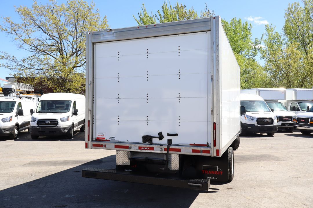 Ford E-Series Econoline Van 2022 - Image 5