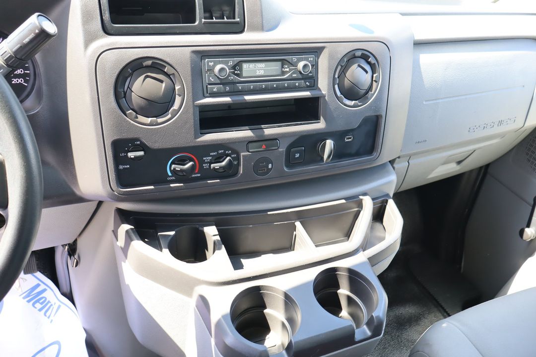 Ford E-Series Econoline Van 2022 - Image 7