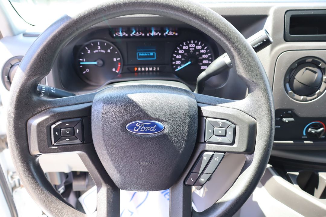 Ford E-Series Econoline Van 2022 - Image 9