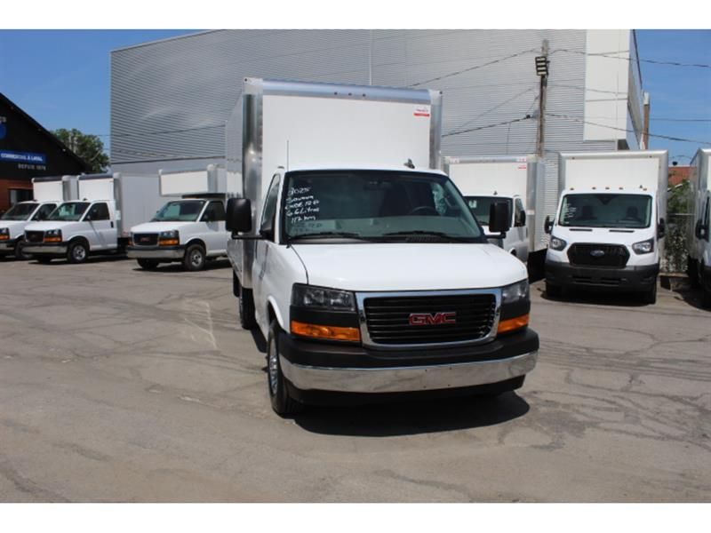 GMC Savana Cargo 2025 - Image 9