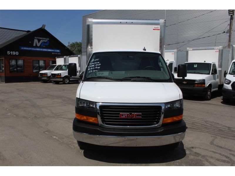 GMC Savana Cargo 2025 - Image 18