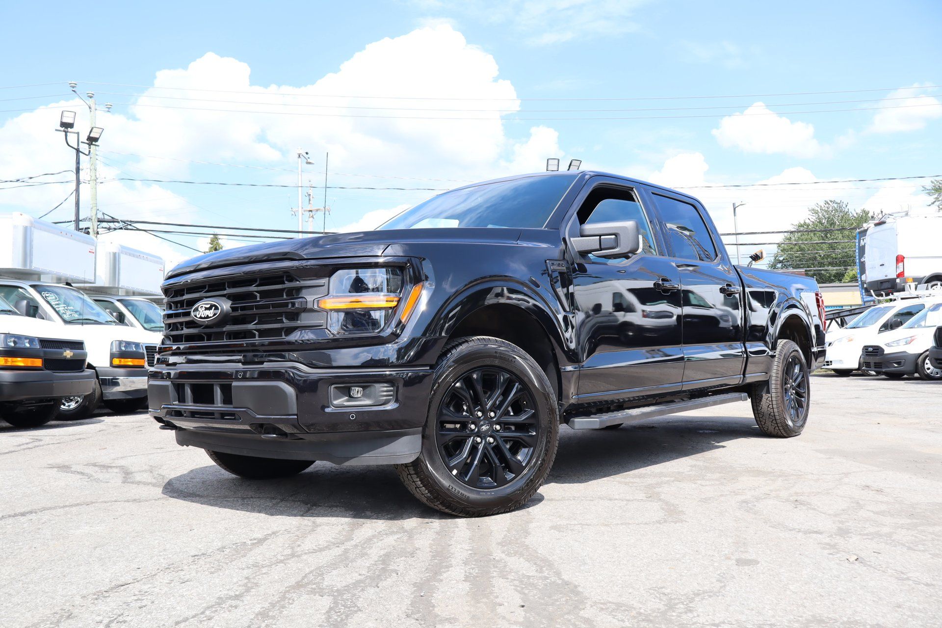 Ford F-150 2025 - Thumbnail 4