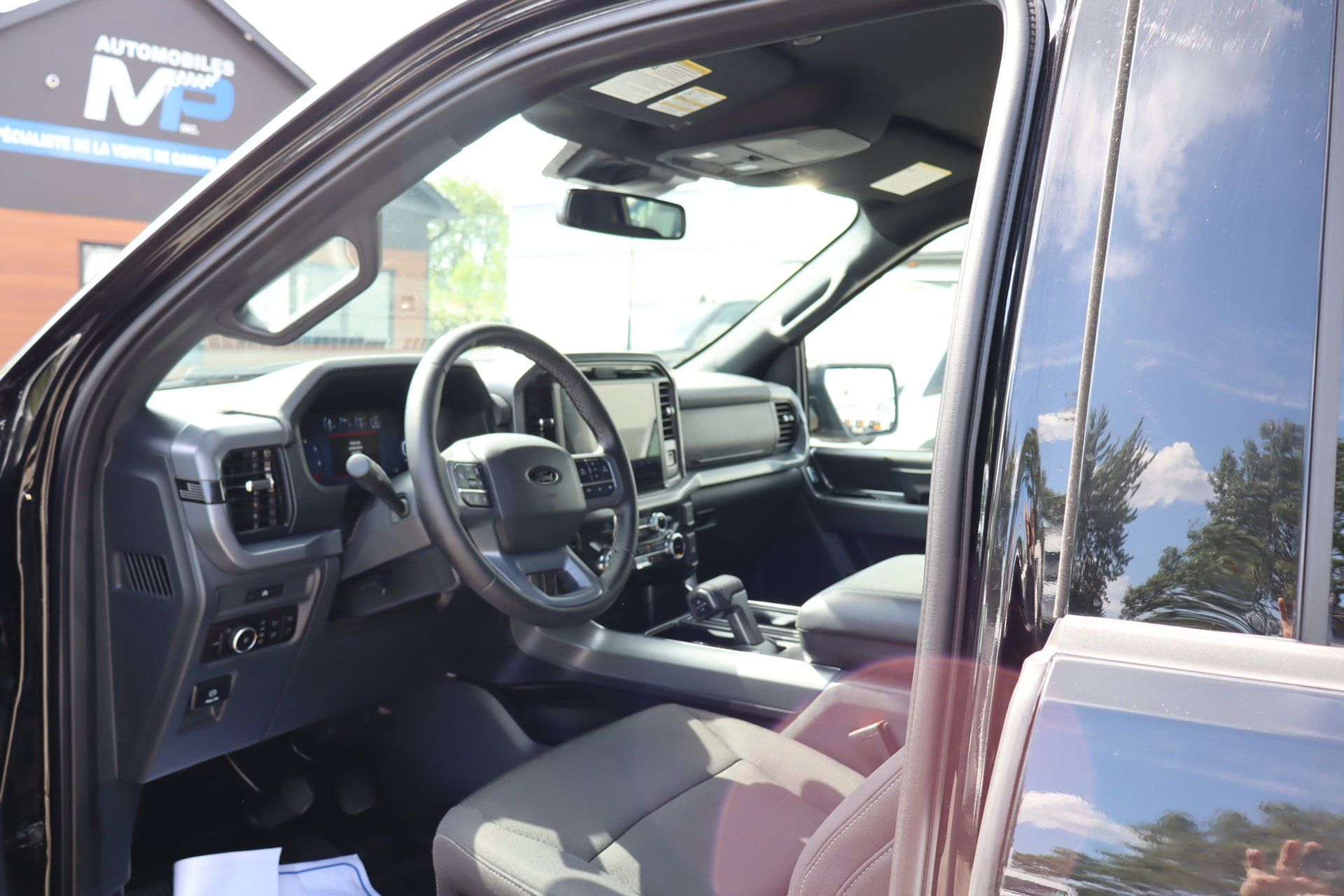 Ford F-150 2025 - Thumbnail 10