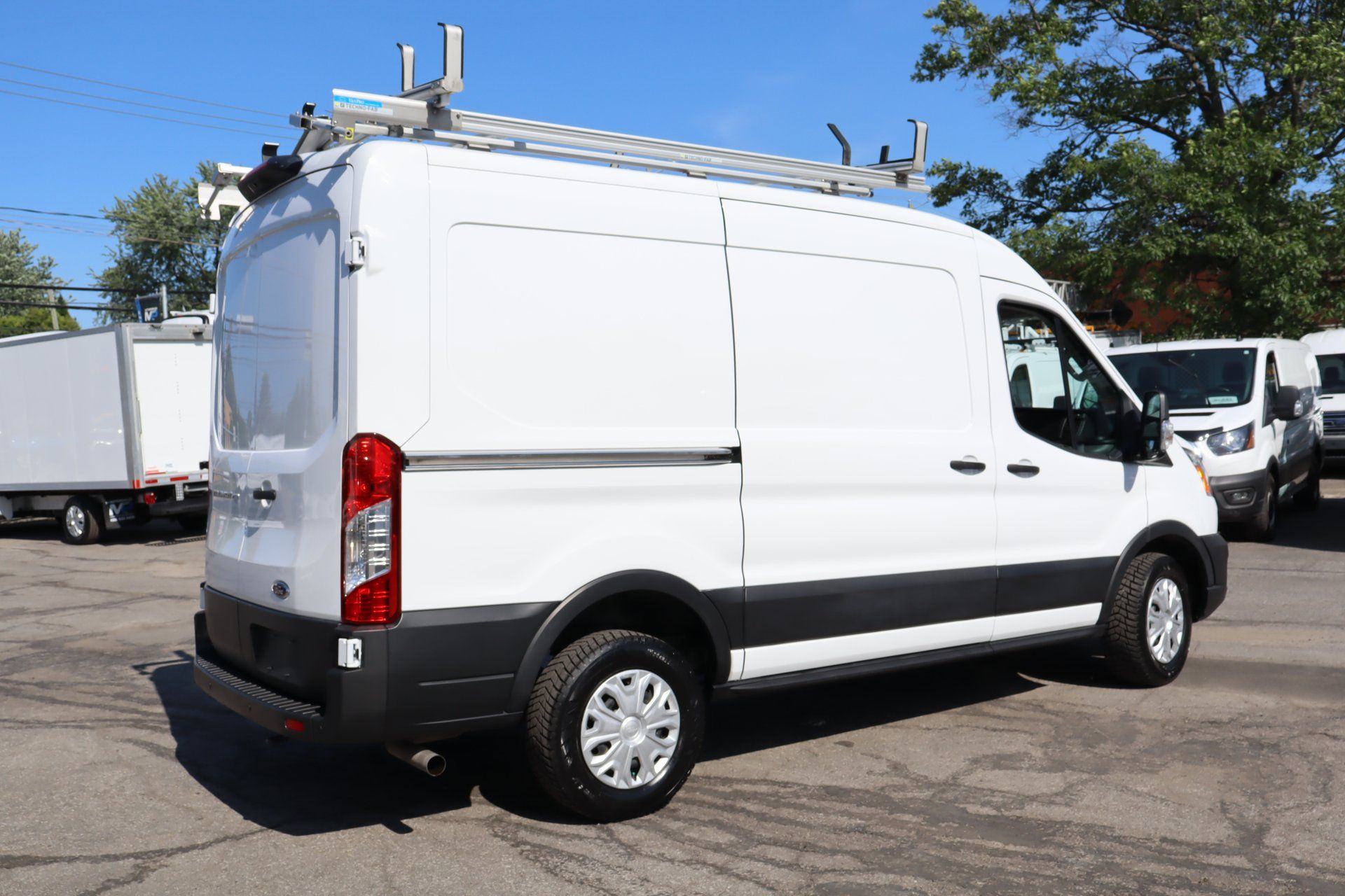 Ford Transit Cargo Van 2022 - Thumbnail 7
