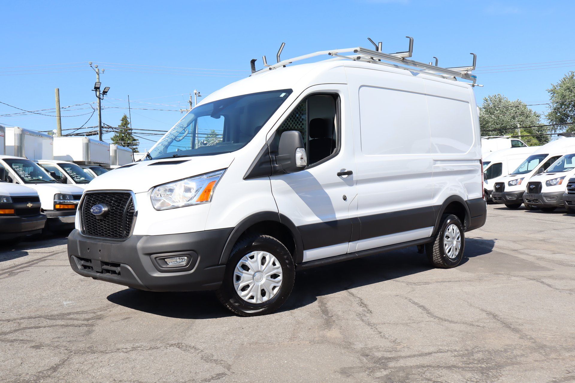 Ford Transit Cargo Van 2022 - Thumbnail 3