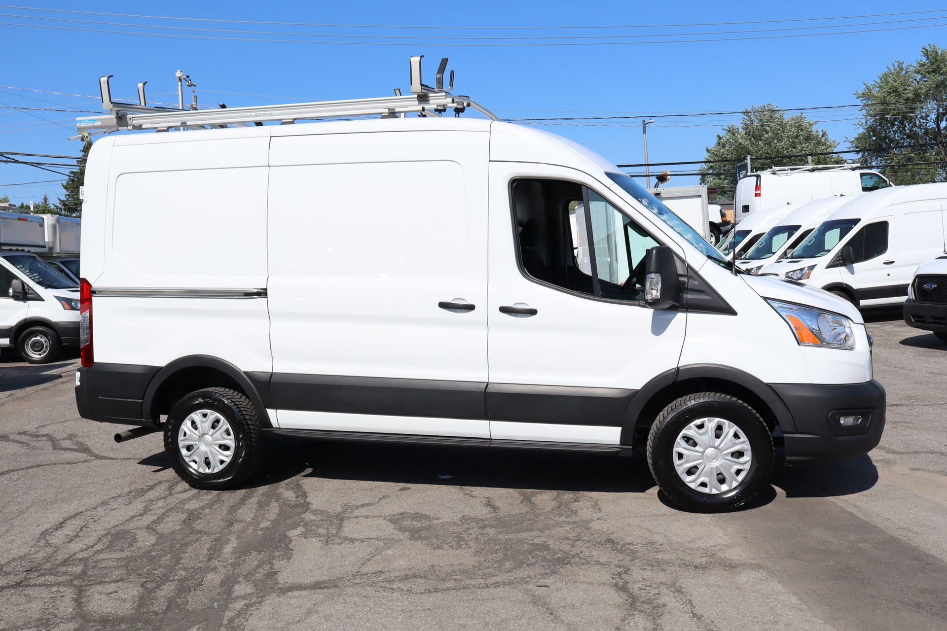 Ford Transit Cargo Van 2022 - Thumbnail 6