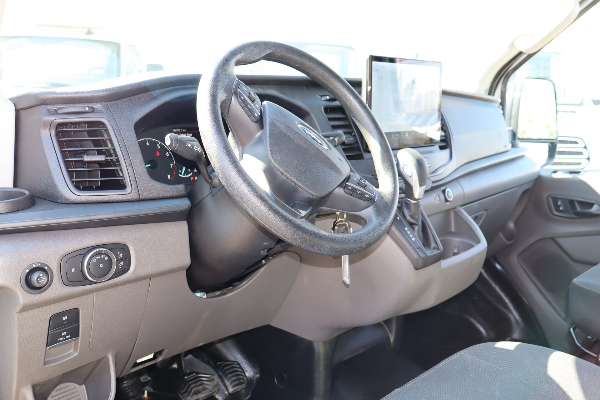 Ford Transit Cargo Van 2022 - Thumbnail 13