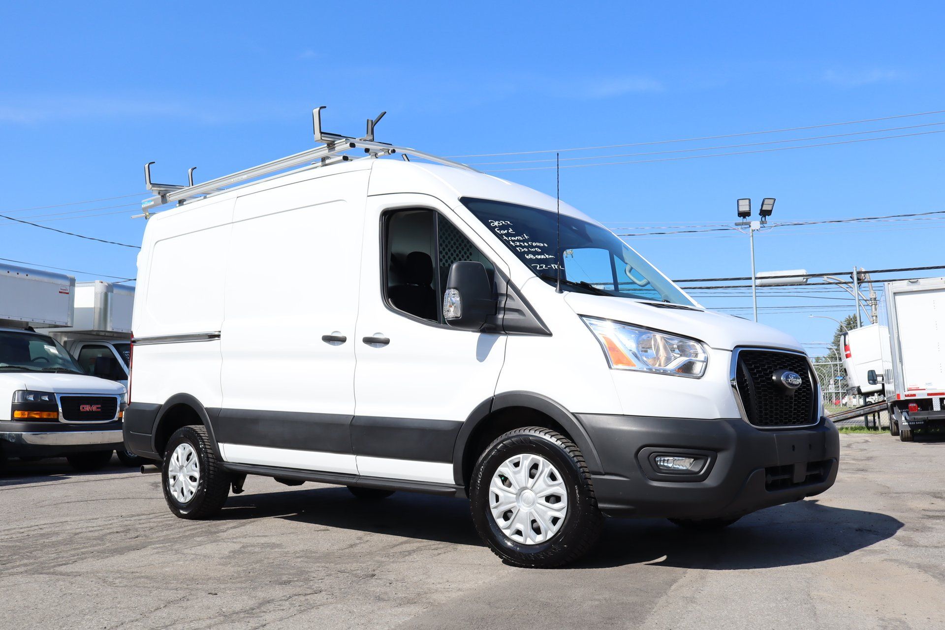 Ford Transit Cargo Van 2022 - Thumbnail 2