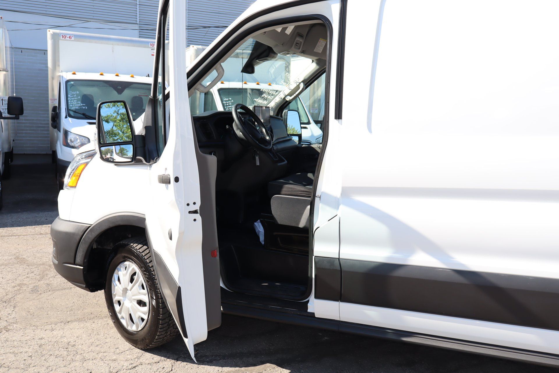 Ford Transit Cargo Van 2022 - Thumbnail 15